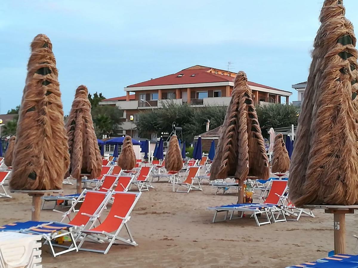 Appartamento Alba Rosa Francavilla Al Mare Buitenkant foto