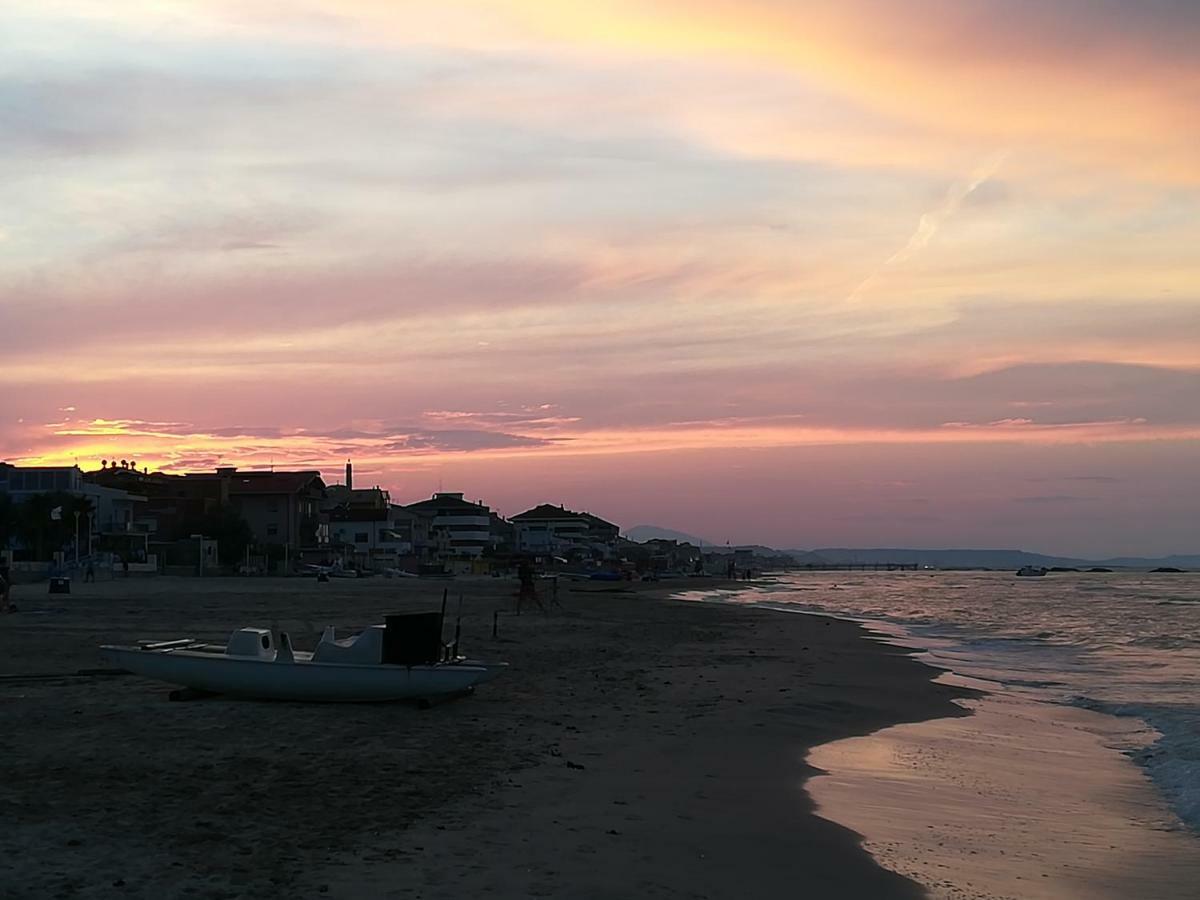 Appartamento Alba Rosa Francavilla Al Mare Buitenkant foto